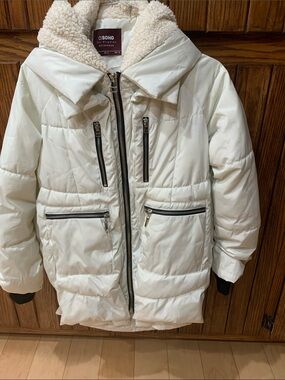 Cisono Los Angeles women’s white hooded cold weather coat Medium